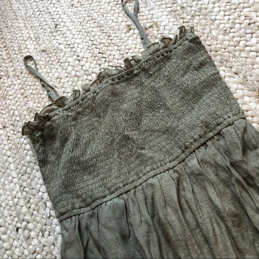 *25% OFF BUNDLE!* 
Olive Smocked Tiered Maxi Dress